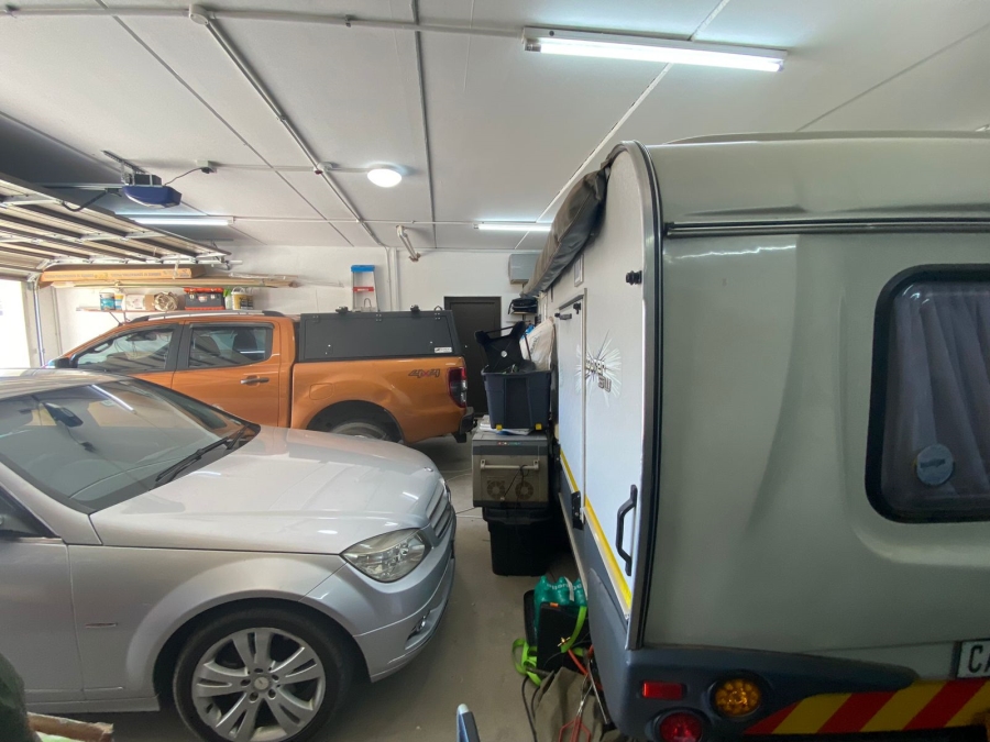 To Let 2 Bedroom Property for Rent in Table View Western Cape